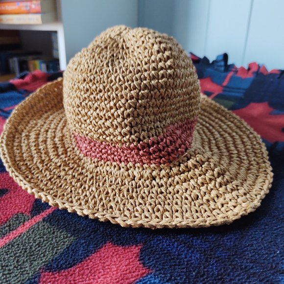 🌸 3 for $20 🌸 Aerie Floppy Straw Bucket Hat - Picture 1 of 3